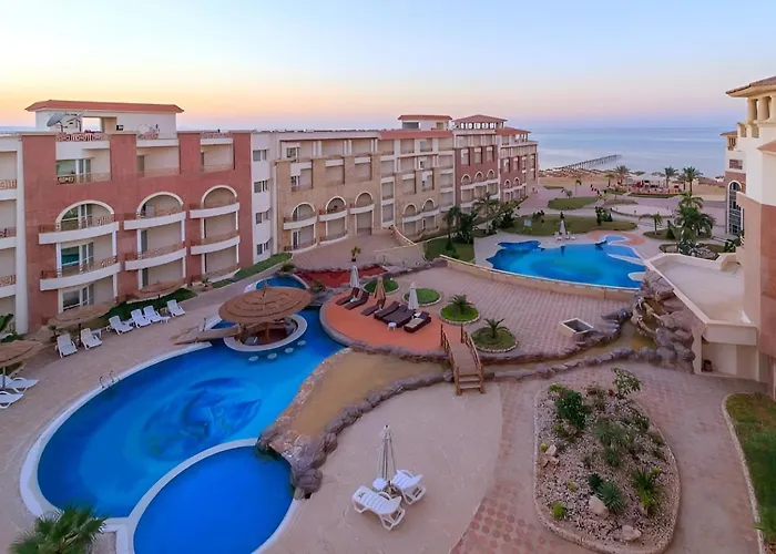 Royal Luxury Resort *