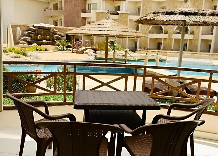Royal Luxury Resort *